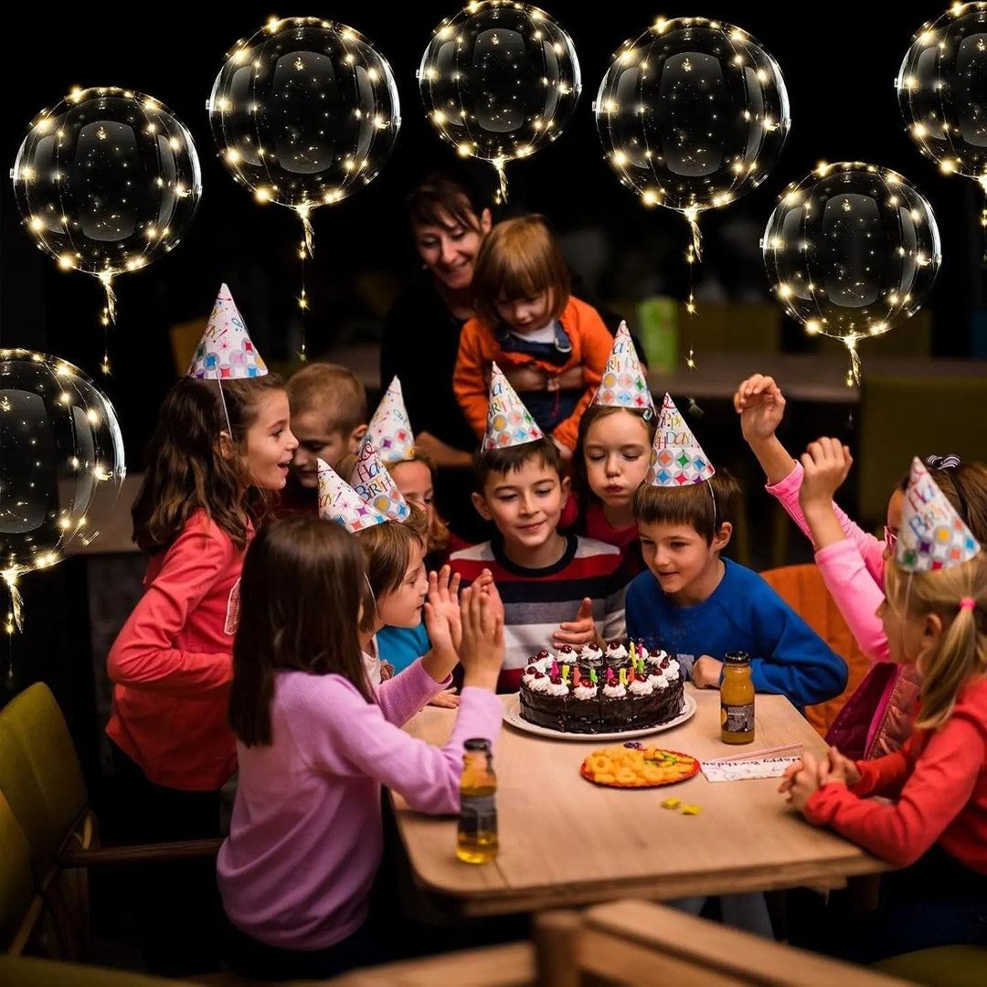 Warmweiße LED Deko Ballons, batteriebetrieben. Perfekt für Gartenparty, Eventdeko, Feier-Ambiente.