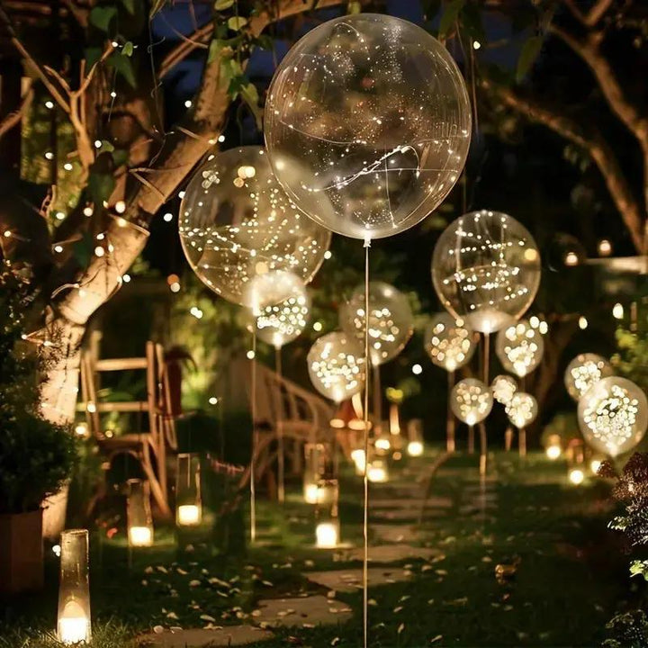 Gruppe warmweißer LED Ballons, batteriebetrieben. Perfekte Stimmungslicht & Deko für jede Party & Feier.