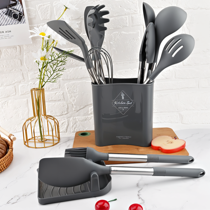 Praktisches Küchenutensilien-Set aus Silikon und Edelstahl, hitzebeständig und spülmaschinenfest.