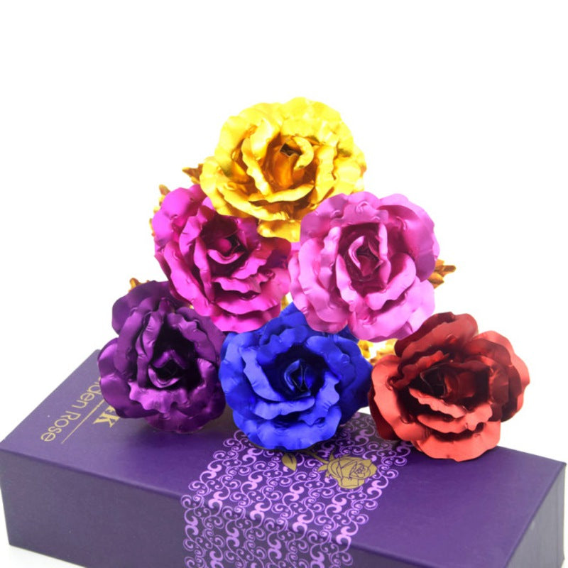 Überrasche deine Liebsten mit einer 24k vergoldeten Rose; ein unvergängliches Geschenk.