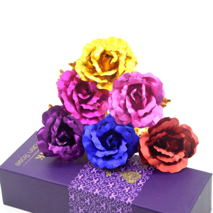 Überrasche deine Liebsten mit einer 24k vergoldeten Rose; ein unvergängliches Geschenk.