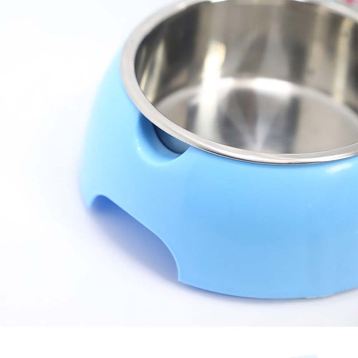 Haustierfreundlicher 3-in-1 EasyFlow Futter- & Wassernapf für Hunde & Katzen, gewährleistet stets frisches Wasser & Futter.