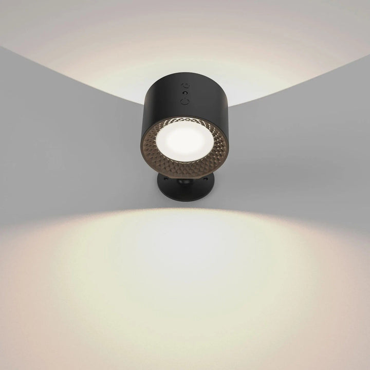 Kabellose LED-Wandlampe als Akku-Leuchte mit 360° Drehfunktion, dimmbar, perfekt als Nachtlicht.