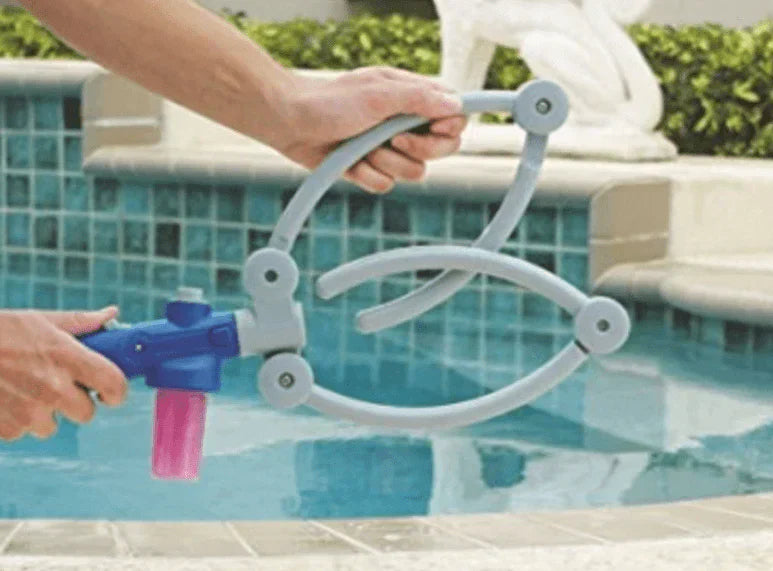 Das AquaPaws 360° Duschwerkzeug ermöglicht eine Rundum-Reinigung für Hunde & einfache Fellpflege.