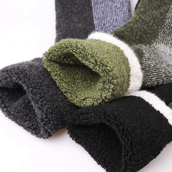 Hochwertige Herren Sportsocken als 3er Pack für Kälteschutz beim Wintersport.