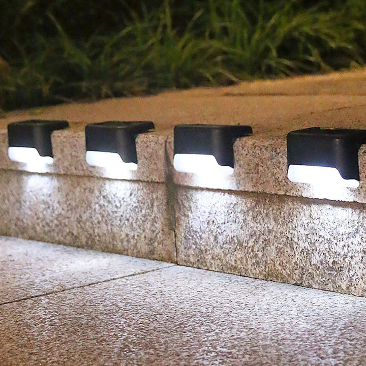Wasserdichte Solar-Außenleuchten (4er-Set). Perfekte Treppen- & Wandbeleuchtung für Garten & Hof.