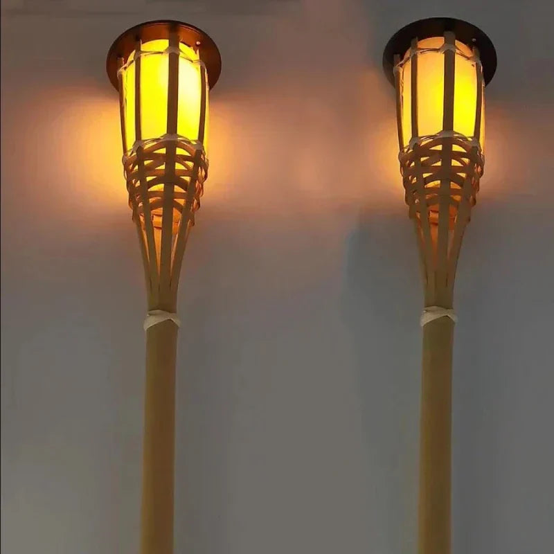 Solarlampen: 5er-Set Gartenfackeln mit realistischer Flamme, ideal für Gartenweg & Terrassendeko, kabellos.