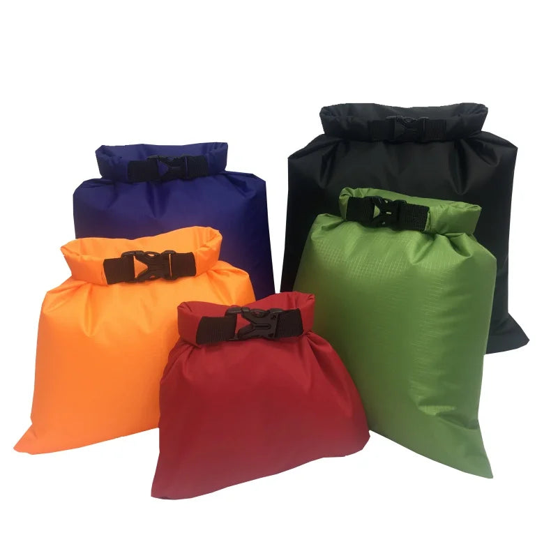5er-Set wasserdichte Dry Bags, sanddicht & ultraleicht. Ideal für Outdoor, Wassersport, Reisen, Camping & Wanderung.