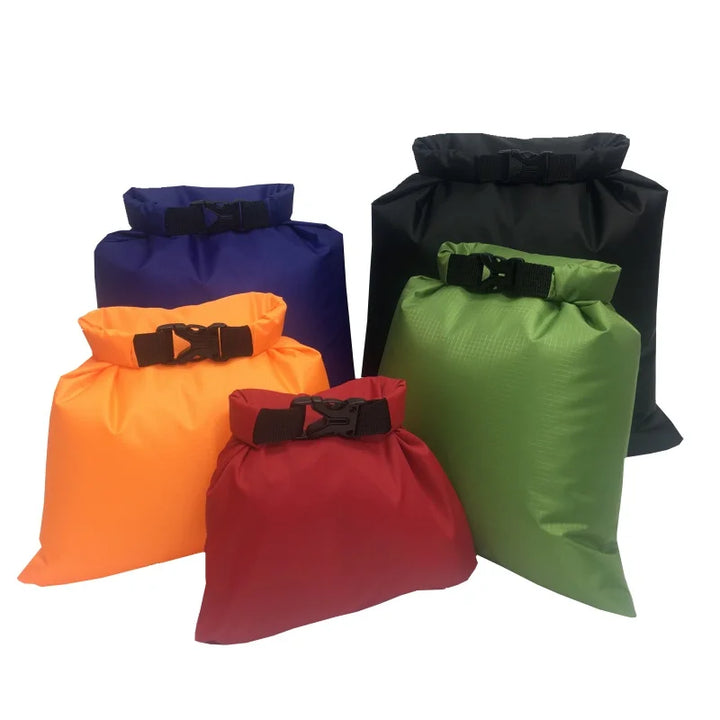 5er-Set wasserdichte Dry Bags, sanddicht & ultraleicht. Ideal für Outdoor, Wassersport, Reisen, Camping & Wanderung.