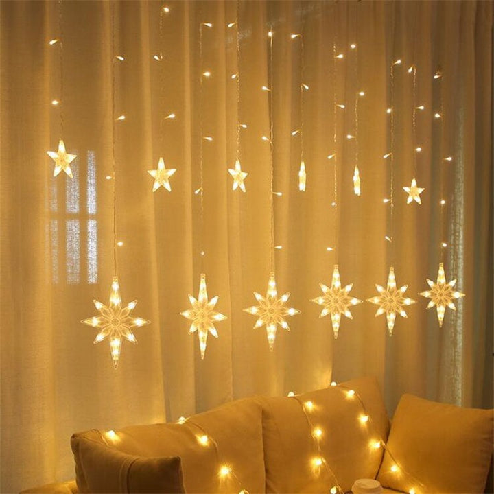 Dekorative LED Lichterkette 5 Meter. Mond, Stern, Schneeflocke Design. Perfekt für festliche Beleuchtung.