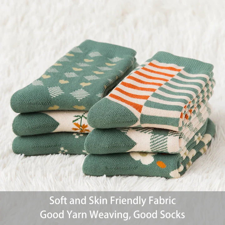 Bequeme, dicke Damen-Herbstsocken & Wintersocken im College-Stil, ideal als Kuschelsocken für Zuhause.