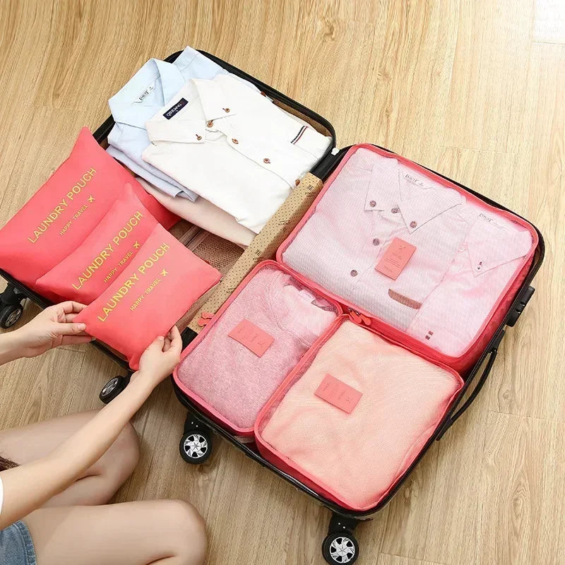 Wasserdichte Packwürfel für Koffer. Dieses 6-teilige Organizer Set schützt Ihre Kleidung auf jeder Reise.