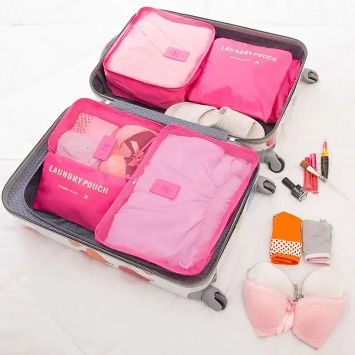 Verschiedene Größen der Packwürfel des 6-teiligen Kofferorganizer Sets für vielseitige Reiseutensilien.
