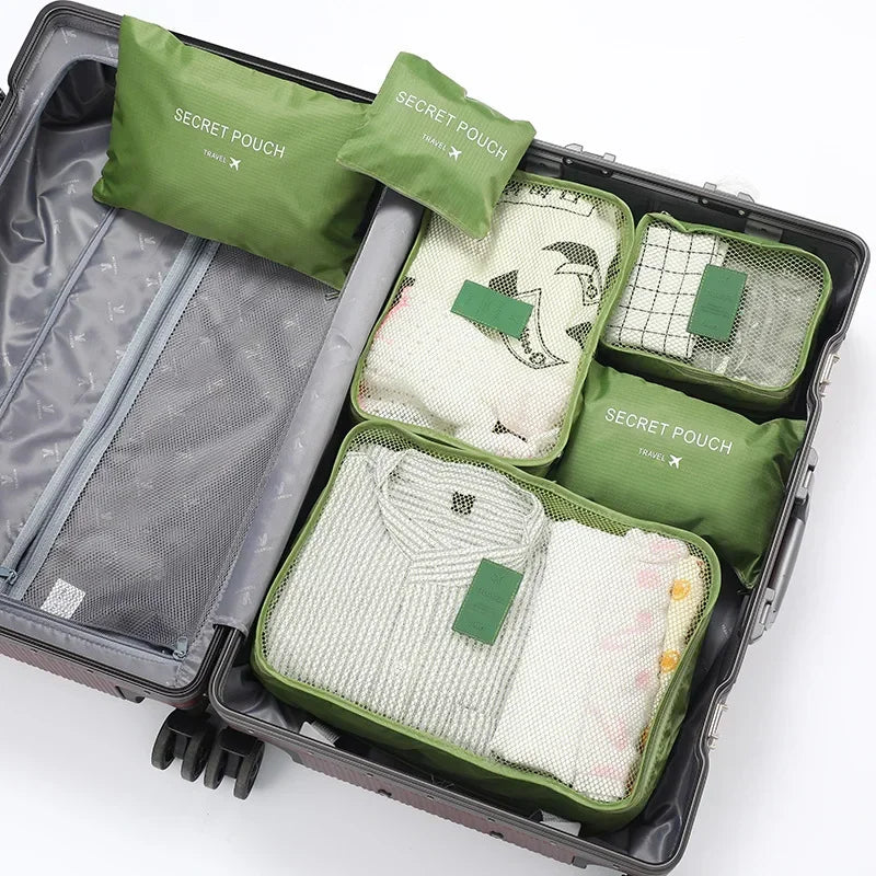Kofferorganizer für Kleidung: Das 6-teilige Set hält Hemden & Hosen ordentlich und knitterfrei auf Reisen.