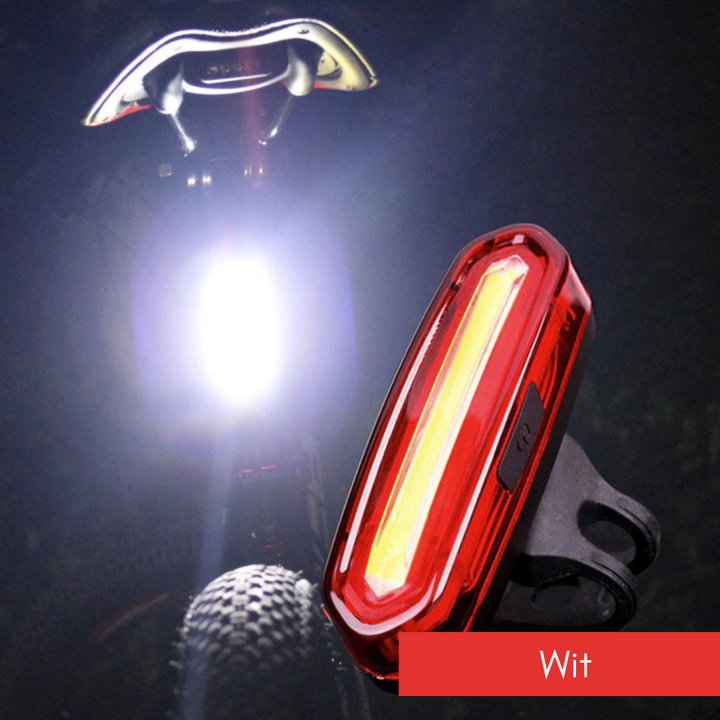 Einfach montierbares, abnehmbares Fahrrad-LED-Rücklicht mit USB-Ladefunktion, ideal für Pendler.