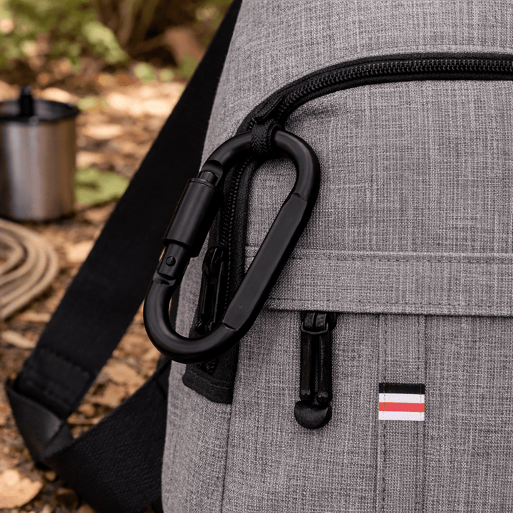 Abschließbares Aluminium Karabiner Set in Grau & Schwarz für Outdoor & Alltag. Robust & vielseitig.