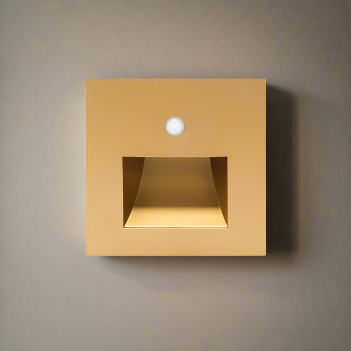 Vielseitige ALUMI GLOW LED-Wandleuchte. Modernes Aluminium-Gehäuse, Bewegungssensor für jede Innenbeleuchtung.