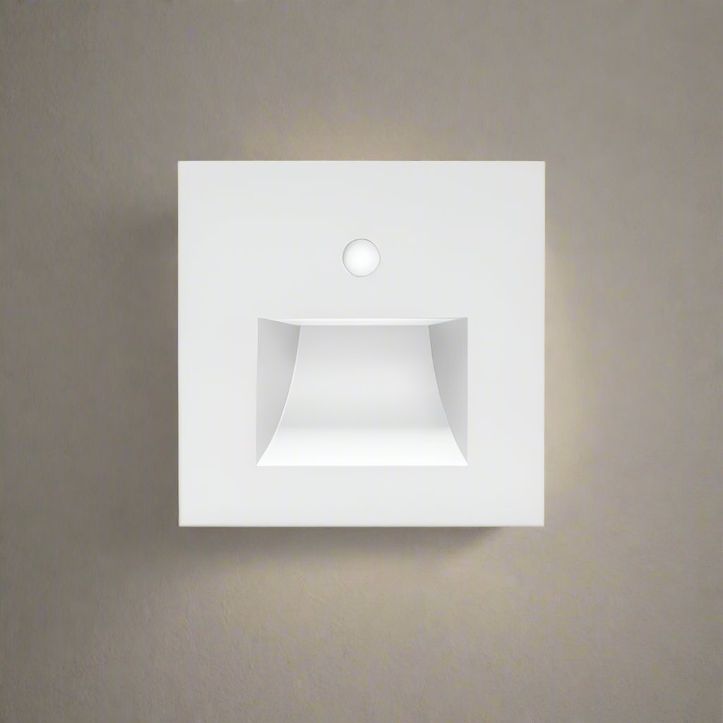 Aluminium LED-Wandleuchte ALUMI GLOW, energiesparend mit Bewegungssensor. Moderne Designleuchte für Innen.
