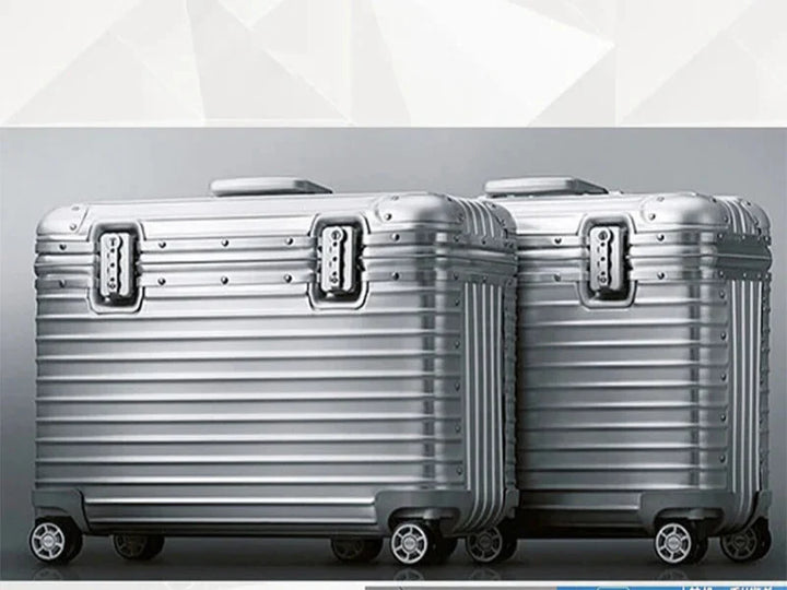 Robuster Hartschalenkoffer aus Aluminium Monaco, unisex Design, sicheres Reisen garantiert.
