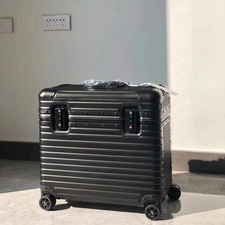 Premium Aluminium-Koffer Monaco, stilvolles Design, höchste Robustheit für sorgenfreies Reisen.