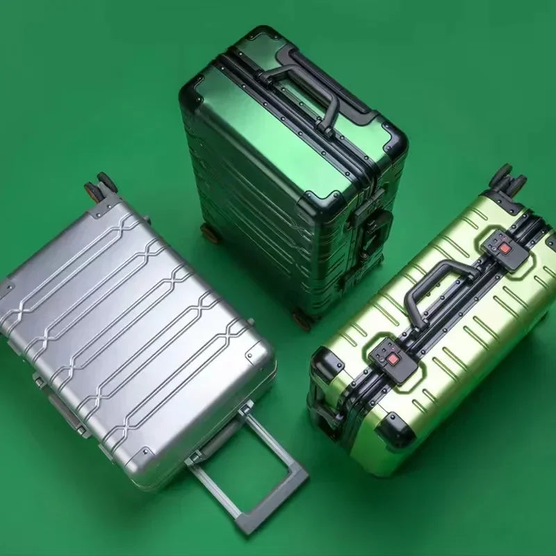 Hochwertiger Aluminium-Magnesium Reisekoffer Vienna Voyager, strapazierfähiger Begleiter für jede Reise.