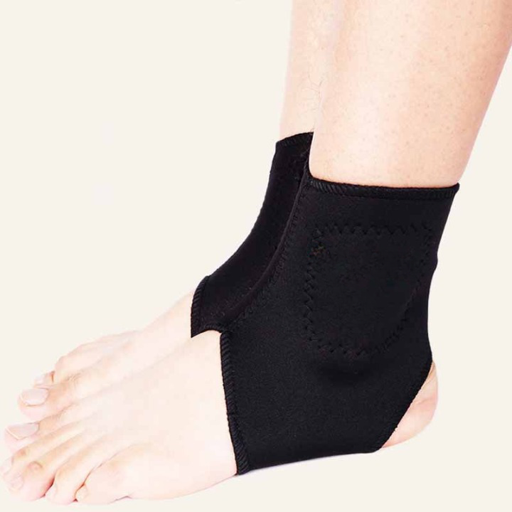 Detailaufnahme AnkleBoost Fußkettchen, weiches Material, ergonomisches Design für hohen Tragekomfort & Fußpflege.