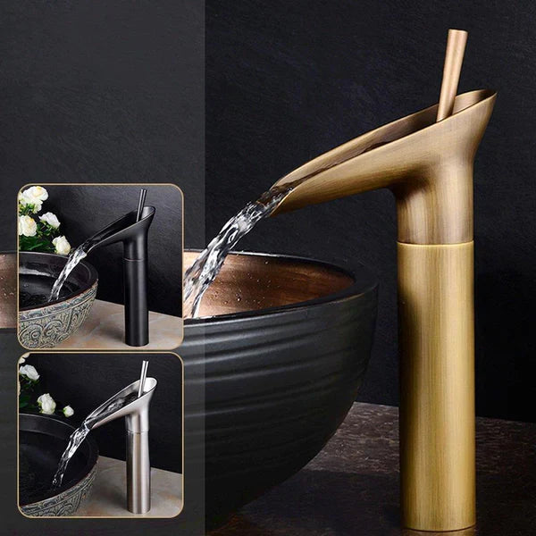 Schwarzer Wasserfall Waschtischhahn, moderner Einhebelmischer, industrielles Design für Ihr Bad.