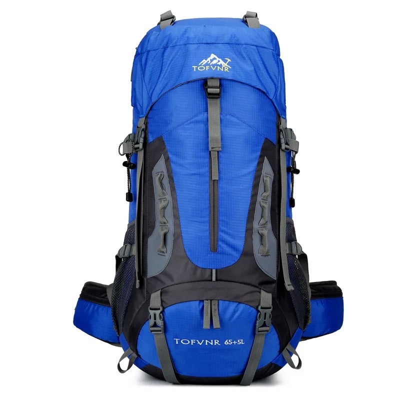Vielseitiger 45L AquaTrek Wanderrucksack, wasserfest & robust für anspruchsvolle Touren.