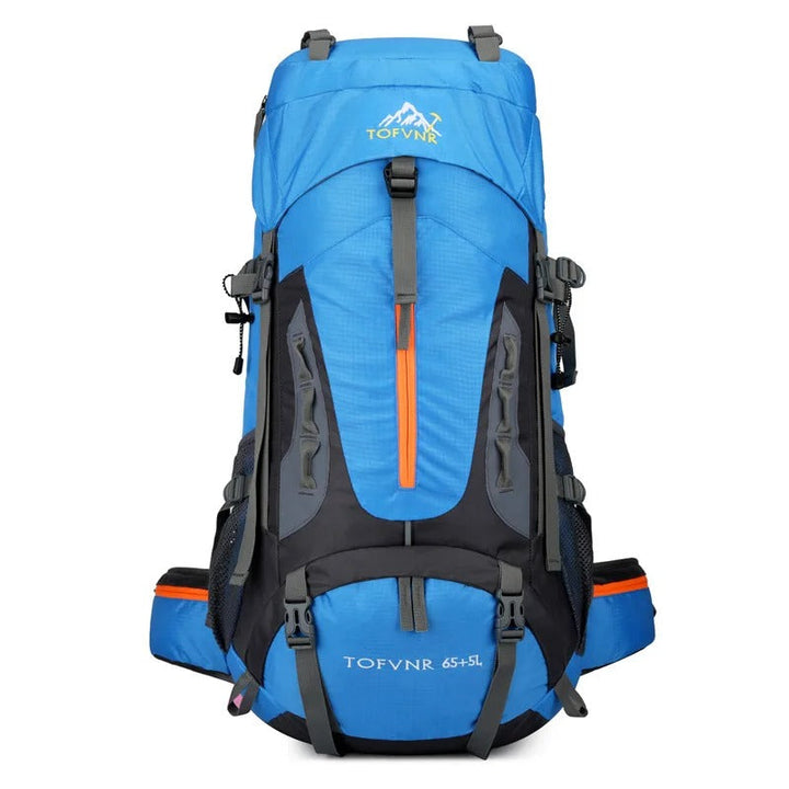 Geräumiger 45L Trekkingrucksack AquaTrek, wasserfest & robust für Bergsteigen und Abenteuer.