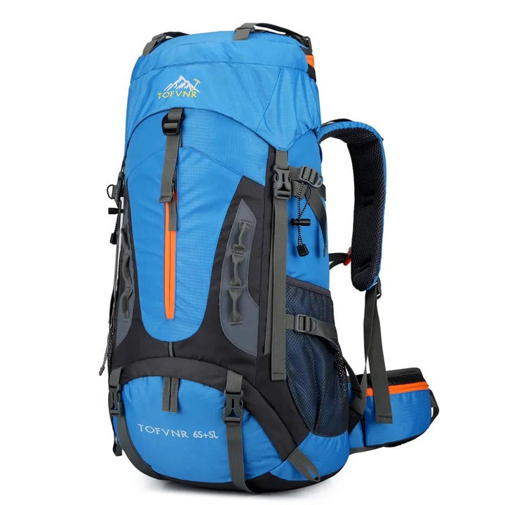 Praktischer 45L Tagesrucksack AquaTrek, wasserdicht & strapazierfähig für Outdoor-Sport.