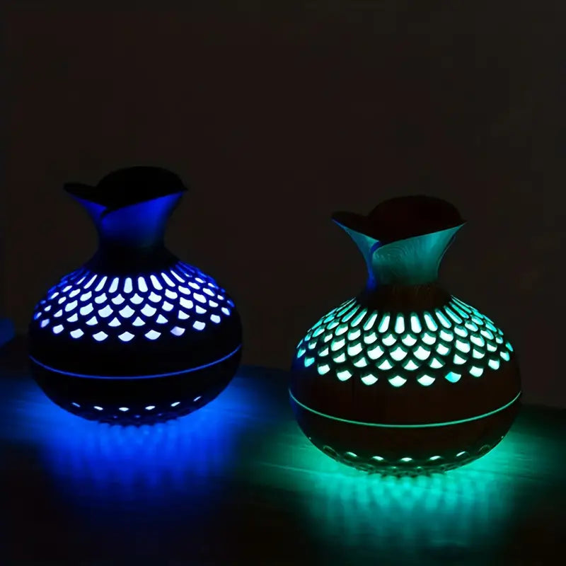USB AromaBloom Duft-Diffuser in Blüten-Design, schwarz, sorgt für beruhigende Aromatherapie und Wellness.