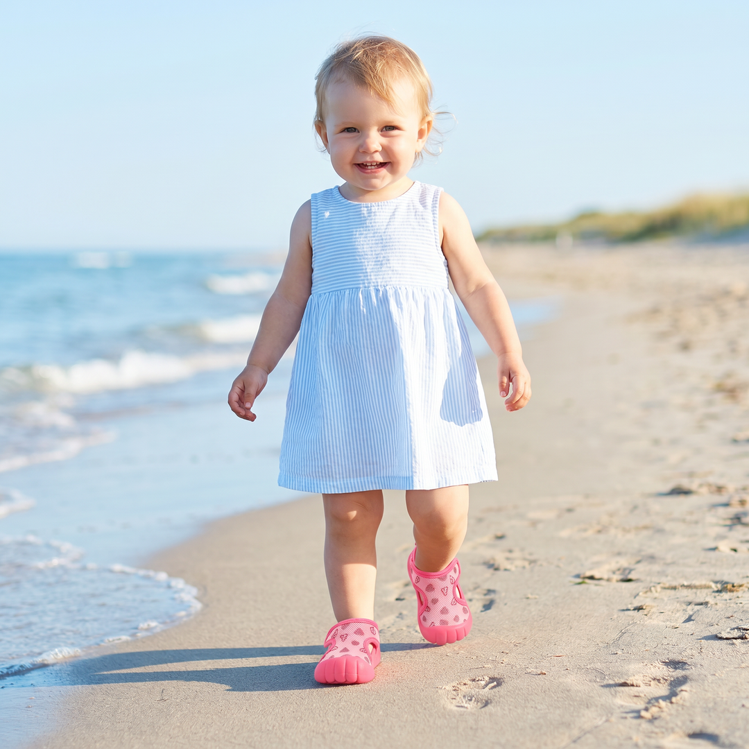 Rutschfeste Outdoor-Sandalen, atmungsaktiv, ideal als Lauflernschuhe für den Sommer von Kleinkindern.
