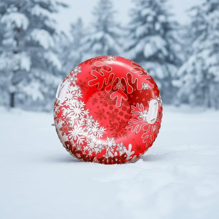 Freunde rutschen gemeinsam auf BLIZZTORQ Schneereifen; aufblasbares Schneespielzeug für Erwachsene & Kinder.