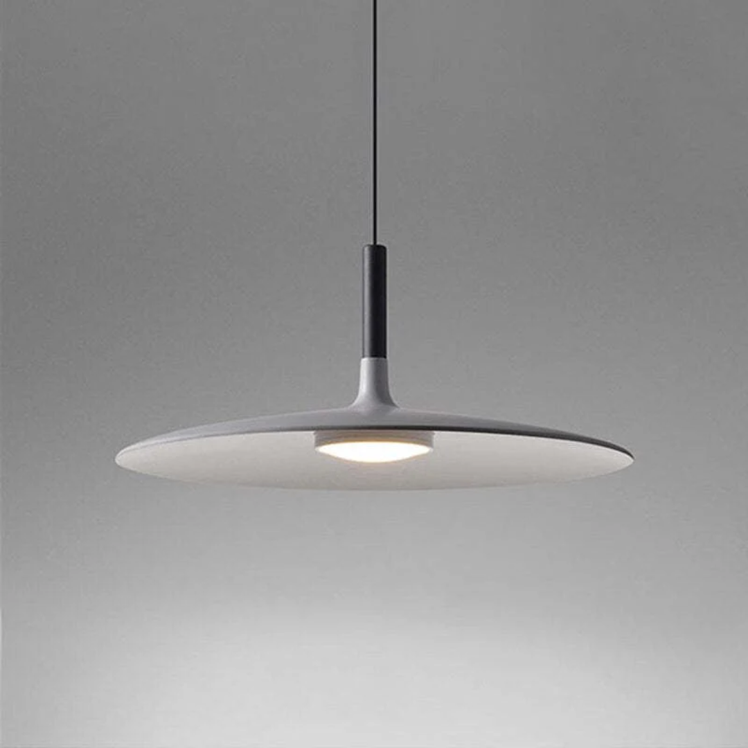 Detailaufnahme der AuraPan LED Pendelleuchte, hochwertige Verarbeitung & minimalistisches Design.