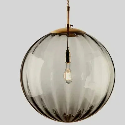 Elegante AuroraGlobe LED-Schlafzimmerlampe, moderne Pendelleuchte für angenehme und entspannende Beleuchtung.