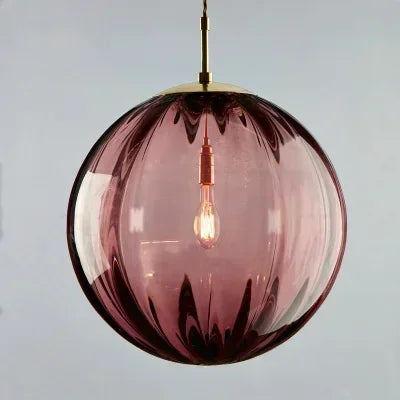 Leuchtende AuroraGlobe LED-Hängelampe, moderne Beleuchtung die Eleganz und Effizienz in Ihr Zuhause bringt.