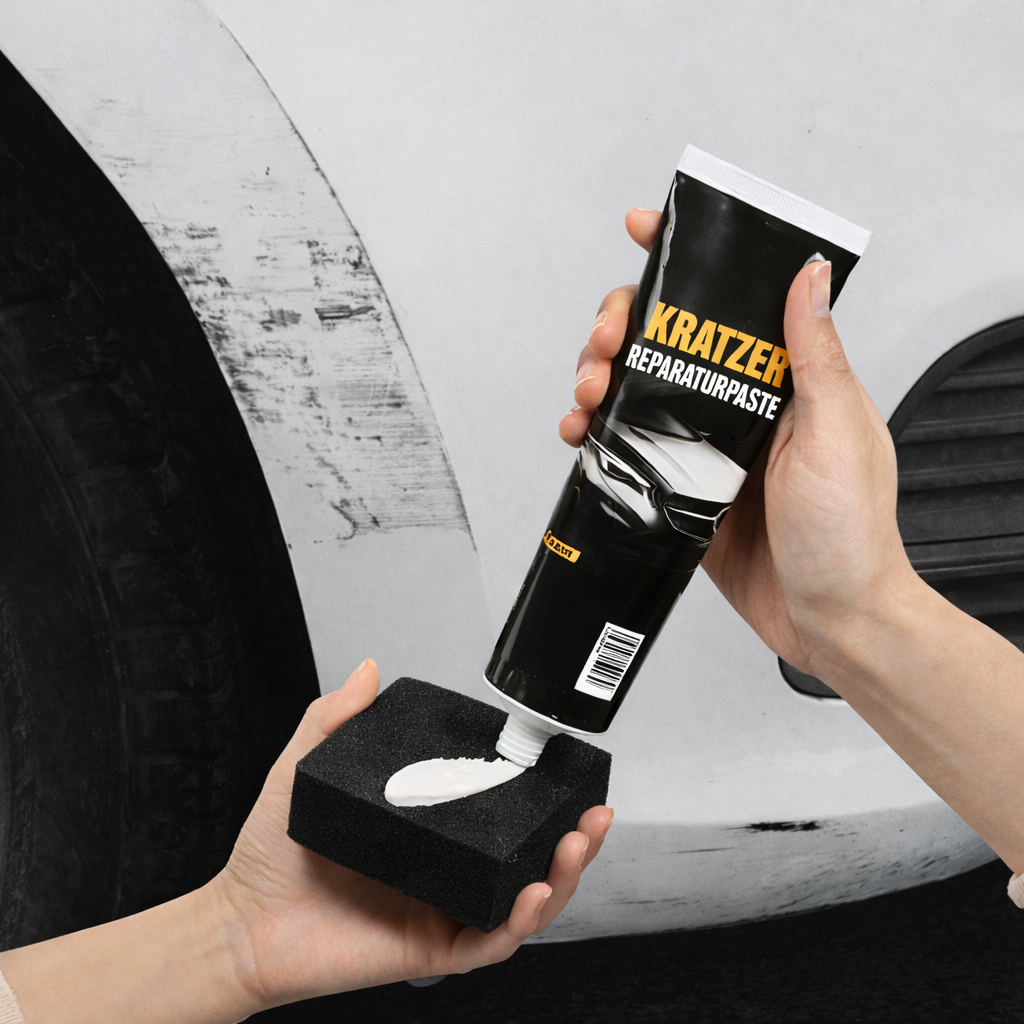 Anwendung der Kratzerentferner Paste für Autolack. Einfache DIY Autopflege & Lackpolitur zur Oberflächenreparatur.