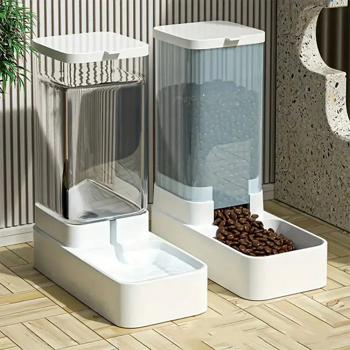 Automatischer 2-in-1 Futter- & Wasserspender für Katzen & Hunde, ideal für zu Hause oder kurze Reisen.