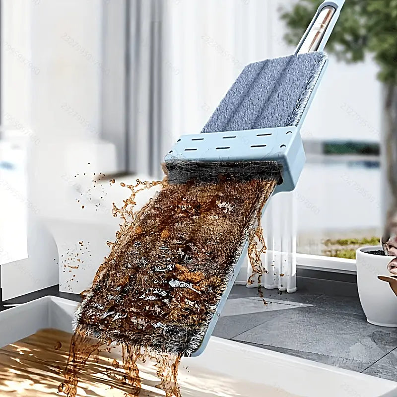 Mikrofasermop mit 360-Grad-Drehung und innovativem Selbstreinigungs-Wassersystem für Nasswischen.