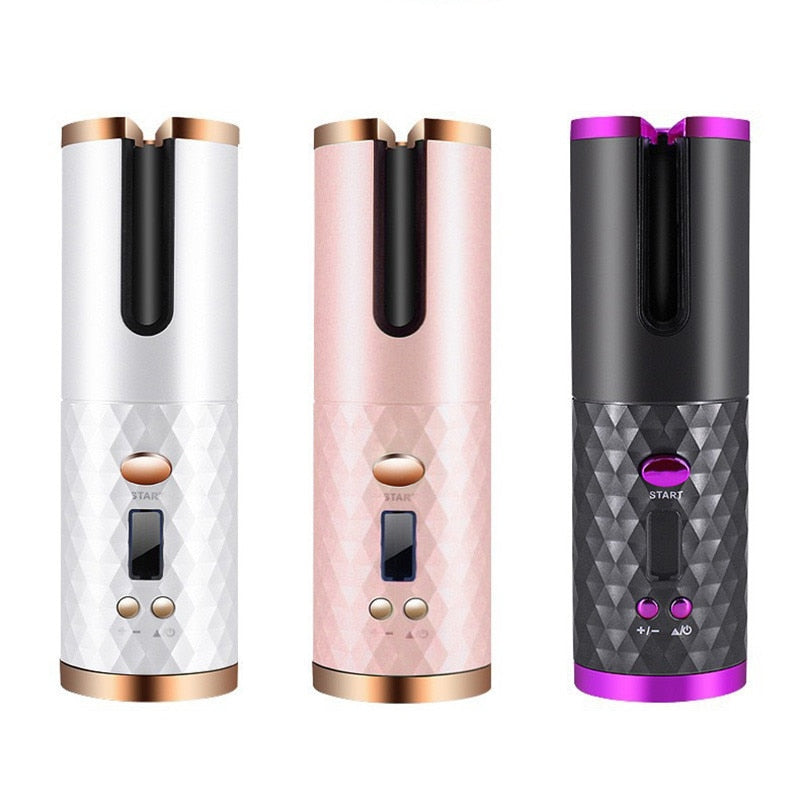 Benutzerin stylt Haare mit dem automatischen Lockenstab in Grau für glamouröse Locken.