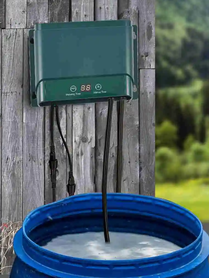 Automatisches AquaFlow Solar-Tropfbewässerungssystem mit 30 Modi & 7 Timern für effiziente Gartenbewässerung.