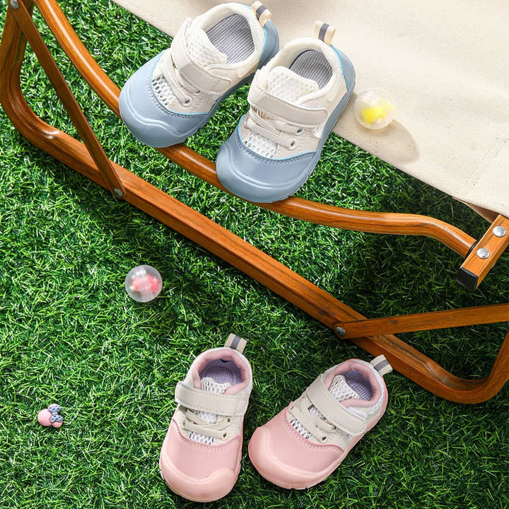 Baby Barfußschuhe: flexible Sohle, atmungsaktiv für gesunde Fußentwicklung & Komfort.