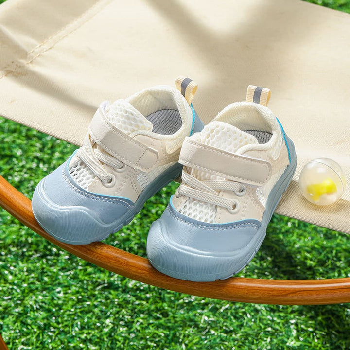 Lauflernschuhe für Babys: rutschfest, flexibel & bequem für sichere erste Schritte.
