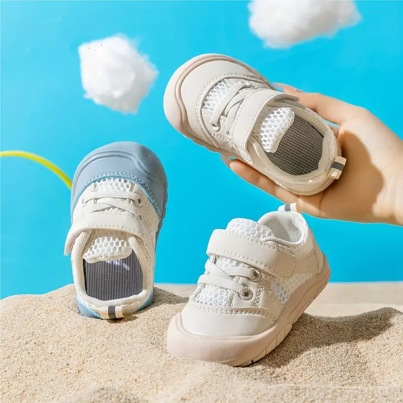 Kleinkindschuhe für Indoor & Outdoor: atmungsaktiv, fördert gesunde Fußentwicklung.