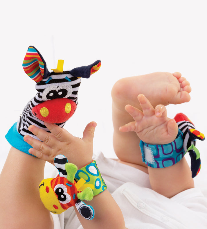 Niedliche Handgelenksrasseln & Fußsucher für Babys mit weichen Tiermotiven, ideal für Kleinkind-Entwicklung.