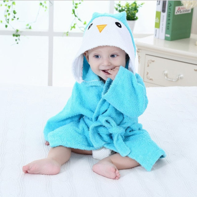 Sanftes Baby Kapuzenhandtuch aus reiner Baumwolle mit Tiermotiv, pflegeleicht & sicher für Neugeborene.