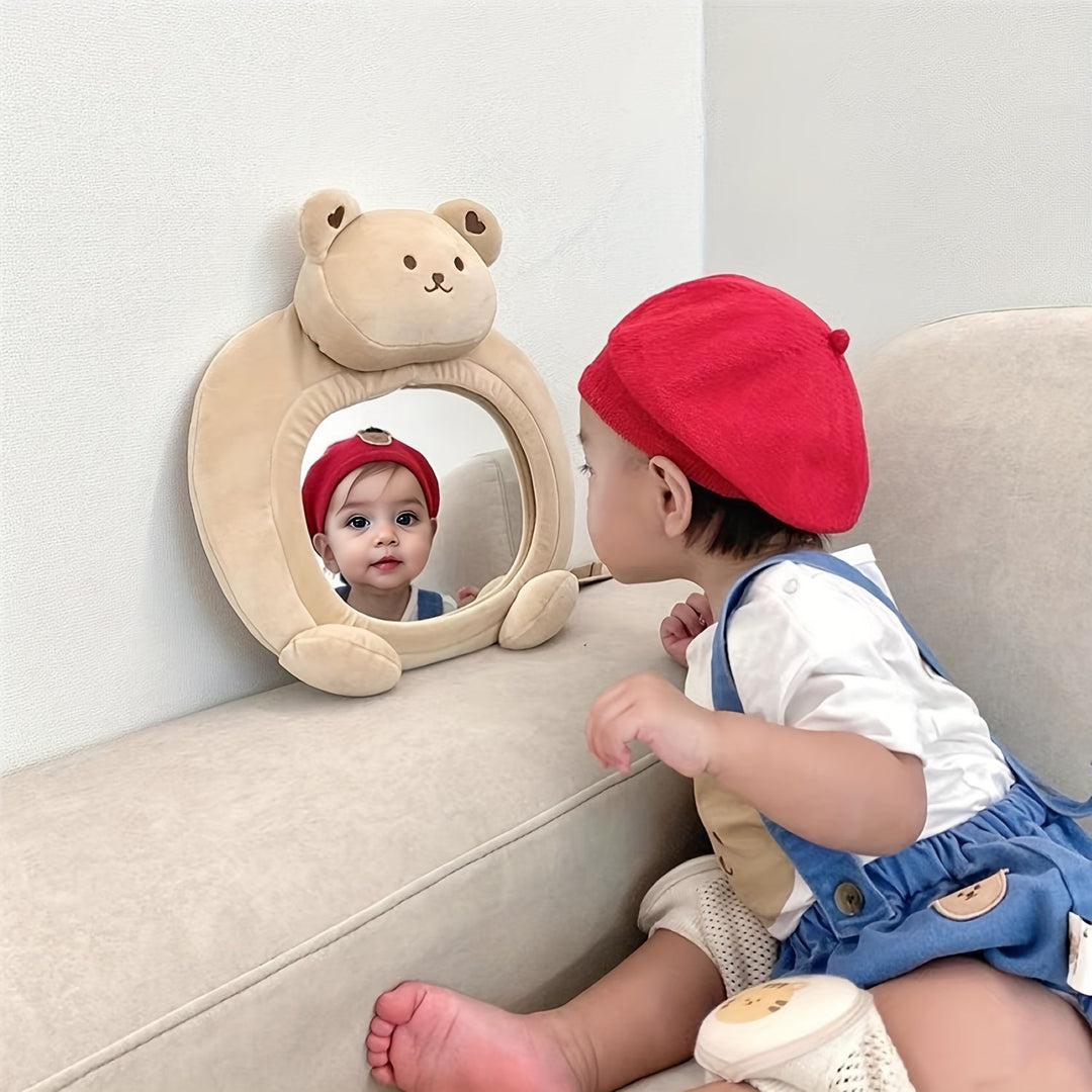 Bär-Babyspiegel fürs Auto ermöglicht Eltern, ihr Kind auf dem Rücksitz sicher im Blick zu behalten. Ideales Autozubehör.