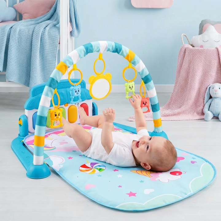 Sichere & weiche Krabbeldecke: Spielbogen mit Piano, ideal für Babys Bauchzeit & spielerische Motorik.
