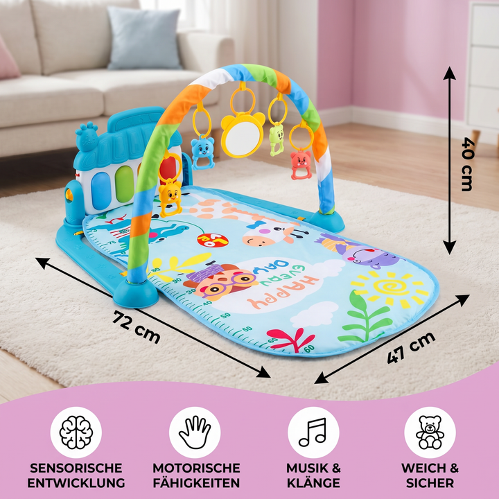 Interaktive Spielmatte: Baby spielt auf Krabbeldecke mit Musik-Piano und bunten Hängespielzeugen.