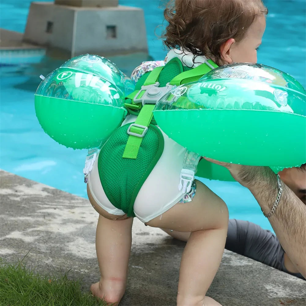 Ergonomischer Babyschwimmring. Sichere Schwimmhilfe für Babys von 6-36 Monaten im Wasser.